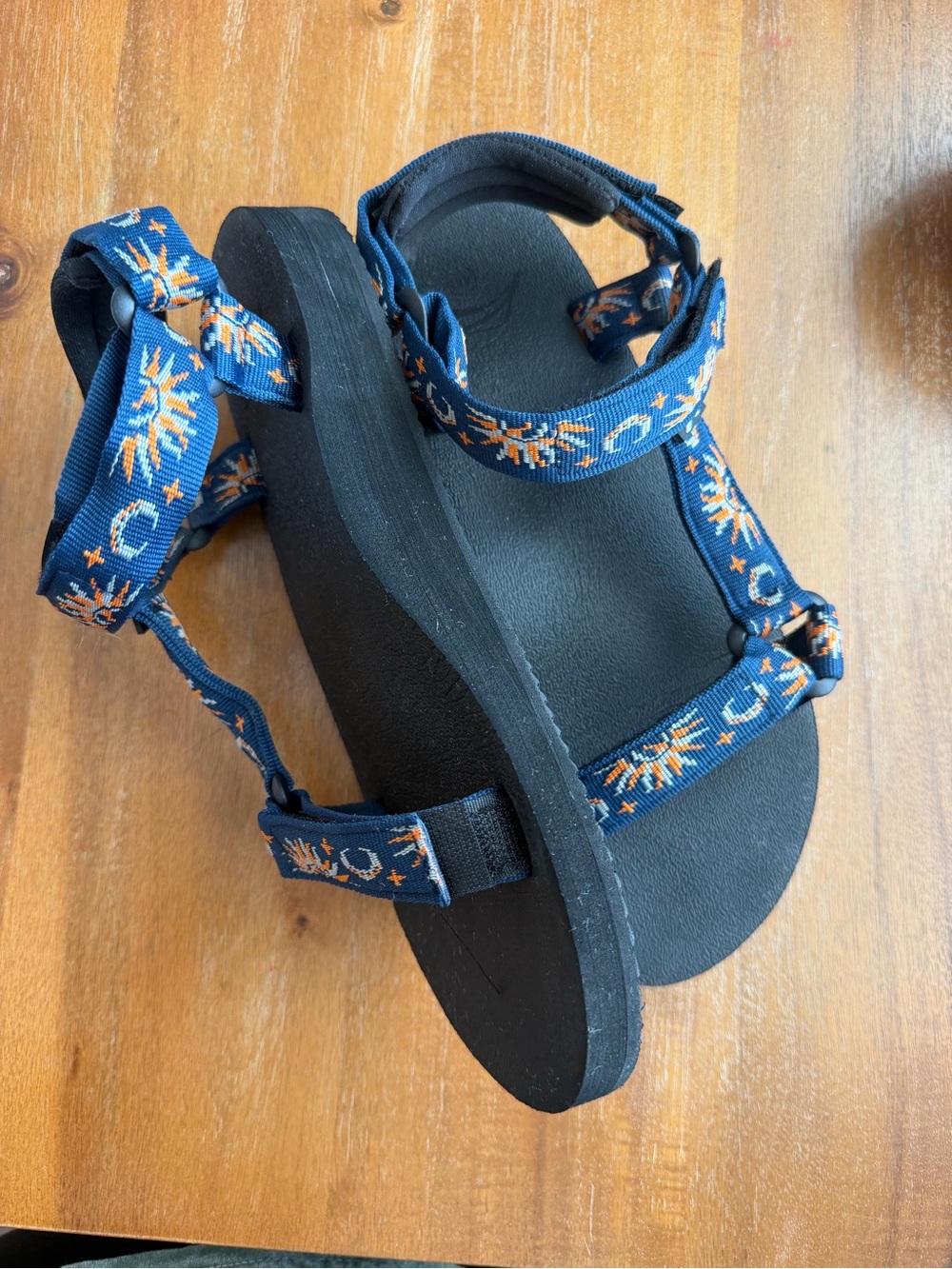 Sandals - Picture 2 of 4